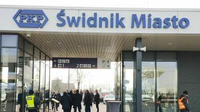Jacek Sasin otwiera dworzec PKP w Świdniku. Kosztował pięć milionów złotych. Nie ma tu żadnej kasy