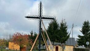 Efekt społecznej akcji naprawiania krzyża przy ul. Józefowskiej