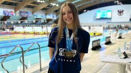 Pięć złotych medali Gabrieli Król z Wisły Puławy na MPJ w pływaniu