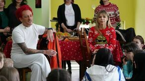 Wizyta Michała Wiśniewskiego i Dody w placówce w Maniach