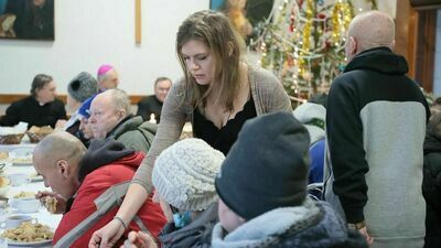 Lublin. Wigilia dla potrzebujących. W tym roku paczki mniejsze, a dwa razy droższe