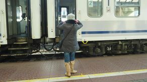 Pociągi mają przyspieszyć. Ale na razie często brakuje lokomotyw i pasażerowie jeżdżą... autobusami