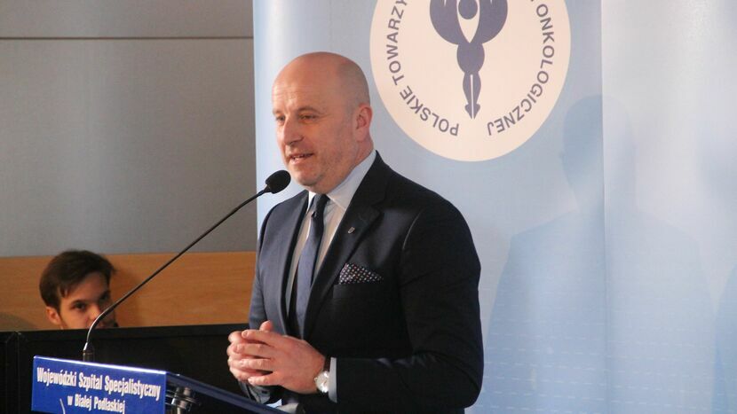 Adam Chodziński jako dyrektor szpitala do tej pory żadnej decyzji od marszałka nie otrzymał