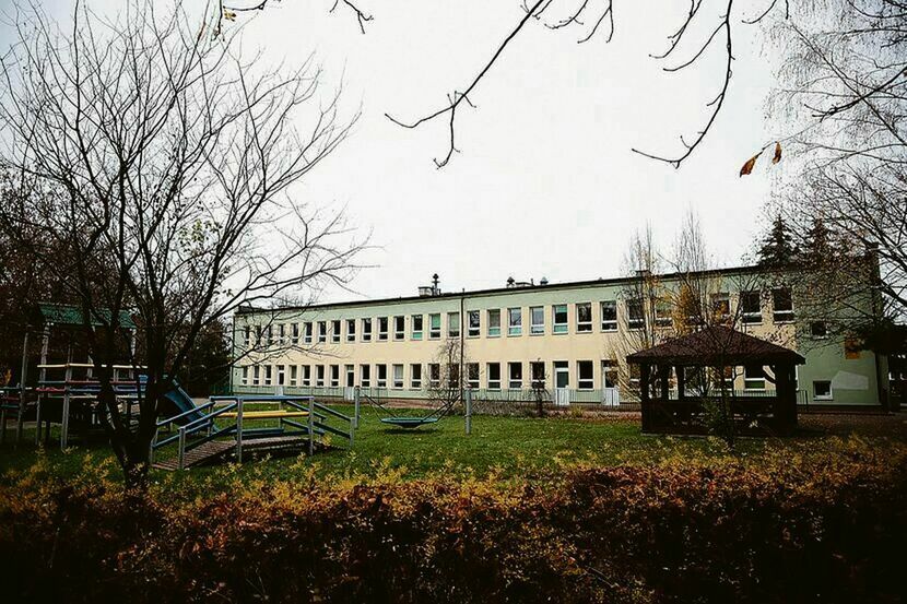 Ratusz założył, że placówka przy ul. Poturzyńskiej zostanie zaprojektowana i zbudowana w czasie nie dłuższym niż dwa lata, a koszty inwestycji wyniosą niewiele ponad 3 mln złotych. A najtańsza oferta opiewała na niemal 3,9 miliona