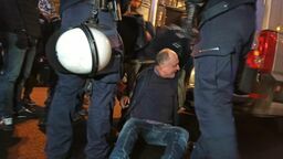 Policja wyniosła rolników z AGROunii z urzędu lubelskiego wojewody. Kilkanaście osób zatrzymanych