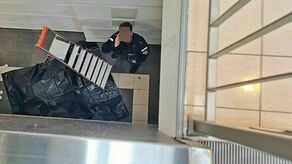 Policjanci zabezpieczyli zwłoki workiem