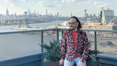 To już trzynaście lat. Udaje nam się być razem, pomimo mojego dość trudnego charakteru. To nie polega na tym, że nie można ze mną dojść do porozumienia. Po prostu: jestem bardzo wymagający i obowiązkowy, i mam życiowe zasady, których się trzymam – mówi Stan Borys