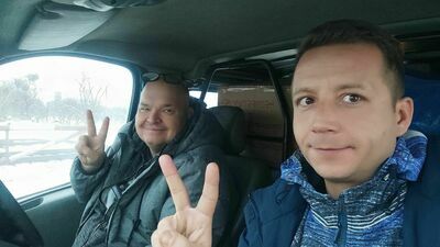 W podróż do Mikołajewa i Odessy Wojtek ruszył ze swoim przyjacielem Grzegorzem Dubrowskim. Transport organizował ze Svetlaną Zajcewą i Fundacją Prymasa Wyszyńskiego. Zanim ruszył, dary magazynował dzięki pomocy Fundacji Lapigua z Łapiguza pod Zamościem