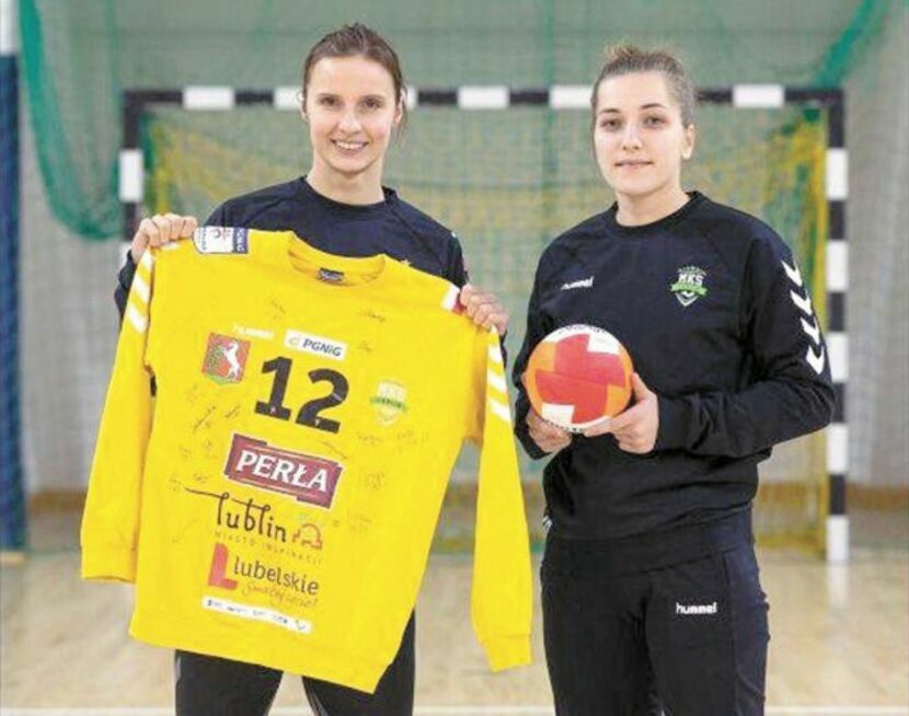 MKS FunFloor Lublin przekazał na licytację bluzę bramkarki Weroniki Gawlik i piłkę z autografami zawodniczek