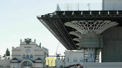 Nowy dworzec w budowie i już duży kłopot. Ktoś zapomniał, że będą schody