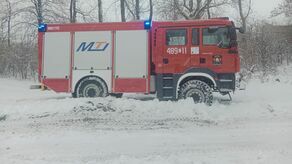 Wąska ul. Mostowa utrudnia życie mieszkańcom ale także pracę strażaków z Wrzelowca. Oprócz zmiany organizacji ruchu liczą na miejsce umożliwiające mijanie się pojazdów