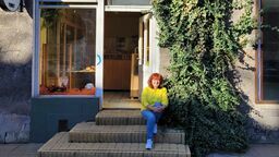 Jolanta Jajszczyk przy swoim bluszczu