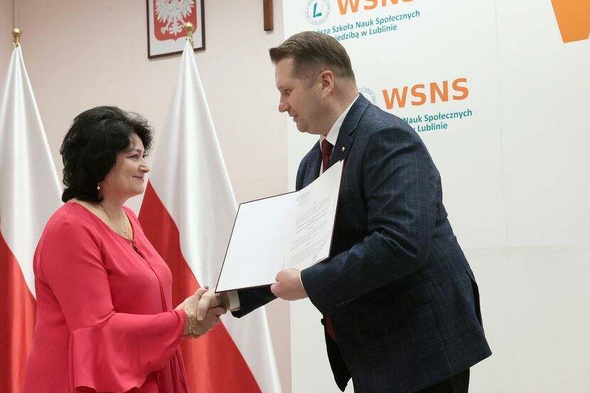 Prof. WSNS dr Emilia Żerel  i minister Przemysław Czarnek