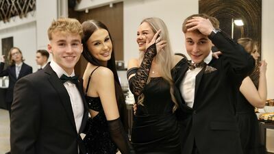 Zaczął się sezon studniówkowy. Studniówka XXIX Liceum Ogólnokształcącego. Zdjęcia