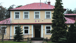 Tak obecnie prezentuje się siedziba żyrzyńskiego magistratu. Docelowo ma zostać rozebrana, a na jej miejscu zaplanowano parking dla nowego gmachu ratusza