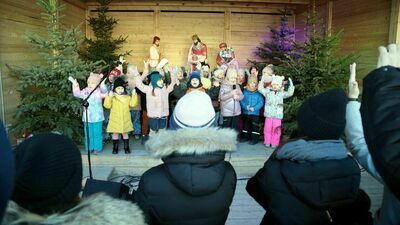 Lubelskie przedszkolaki zawitały do szopki na deptaku. Zdjęcia