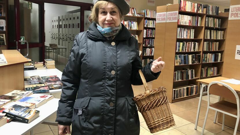 Kiedy już przychodzę do biblioteki, wypożyczam kilka książek, najczęściej takich grubych, żebym miała co czytać przez miesiąc – mówi Krystyna Siemko