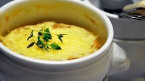 Coś na obiad? Cebulowa z Goraja, chrzanowa z Roztocza i kapuśniak z Konopnicy. Przepisy