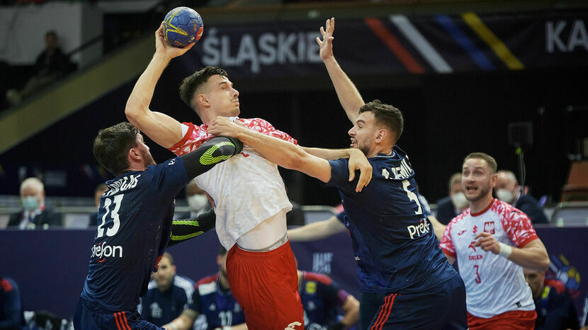 Na inaugurację mistrzostw świata reprezentacja Polski piłkarzy ręcznych przegrała z mistrzem olimpijskim Francją 24:26