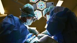 Zrozpaczona, nieszczęśliwie zakochana i oskubana on-line 