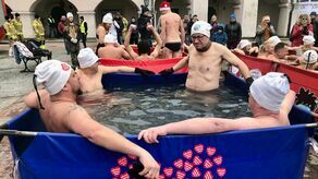 Zimna woda i powietrze, ale serca gorące. Morsowali dla WOŚP (zdjęcia)