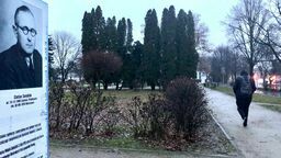 Październikowa uchwała radnych o nadaniu skwerowi im. Stefana Sendłaka została opublikowana w Dzienniku Urzędowym Województwa Lubelskiego 7 listopada, a w życie weszła 14 dni później, więc póki co jest obowiązująca. W ostatni z inicjatywy radnego Kupczyka przy ul. Partyzantów stanęła tablica z informacjami przypominającymi zasługi patrona tego miejsca.