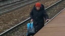 Kobieta była na torach. Właśnie nadjeżdżał pociąg