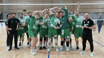 Lider ChKS Chełm w okrojonym składzie pokonał na wyjeździe Spartę Wrocław. 
