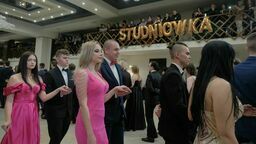 Studniówka V Liceum Ogólnokształcącego im. Marii Skłodowskiej-Curie w Lublinie. Dużo zdjęć