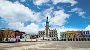 W magistracie szukają sekretarza na pełny etat, ale umożliwiają też odbycie płatnych staży. 