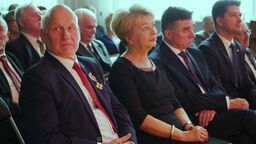 Stanisław Stoń (z lewej) podczas obchodów 430-lecia Liceum Ogólnokształcącego w 2016 roku.