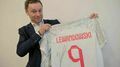 Sportowiec 2022 roku: Koszulka Roberta Lewandowskiego znalazła właściciela, inne aukcje trwają