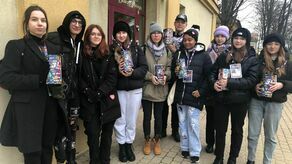 Silna grupa wolontariuszy ze Szkoły Podstawowej nr 7 w Zamościu.