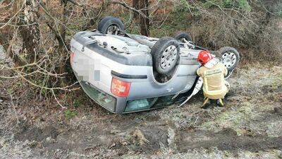 18-latek wsiadł za kierownicę. Nie patrzył na prędkościomierz