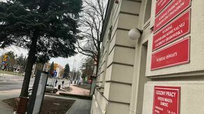 Wydział Ewidencji Kierowców i Pojazdów zamojskiego magistratu mieści się przy ul. Partyzantów 10.