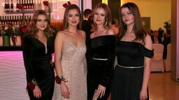 Puławy: Studniówka I LO im. ks. A.J. Czartoryskiego. Młodzi i piękni z "Czartorycha"