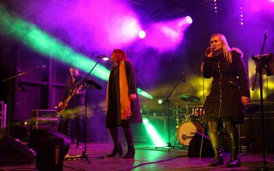 Puławianie przywitali Nowy Rok. Zagrał Coverband [zdjęcia,wideo]