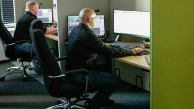 Pracownicy Centrum Powiadamiania Ratunkowego w Lublinie przy pracy