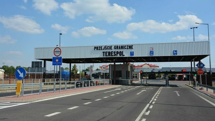 Białorusini przekraczają granicę w Terespolu i szturmują sklepy w Białej Podlaskiej