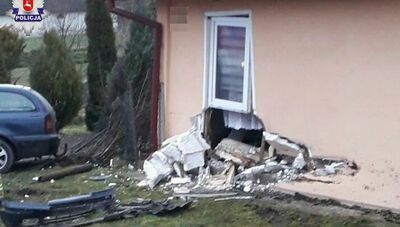 Samochód przebił ścianę, za którą spali ludzie 