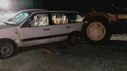 Trakor nie chciał odpalić na mrozie, więc użyli volkswagena. Samochód przejechał po kobiecie