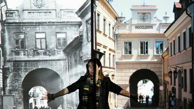 Edward Hartwig był fotografem światłoczułym, fotoczułym. Początkowo był zafascynowany piktorializmem Bułhaka, tendencją, wedle której fotografia była „malowaniem światłem”, była malarska, impresjonistyczna, oddawała klimat miejsca czasie – opowiada Joanna Zętar z Ośrodka „Brama Grodzka – Teatr NN”