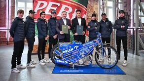 Perła nadal z żużlowcami Motoru