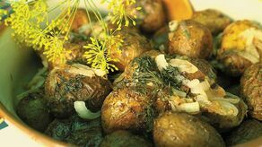 Ziemniaki nie muszą być nudne. Nasz pomysł na smaczny obiad. Przepisy kulinarne