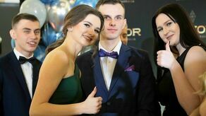 Studniówka Zespołu Szkół Transportowo- Komunikacyjnych w Lublinie. Na początku polonez, a potem szaleństwo