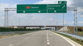 Obecnie gotowych jest zaledwie 87 z planowanych 300 km drogi ekspresowej nr 12. Kierowcy mogą korzystać z odcinka   łączącego Puławy, Lublin i Piaski