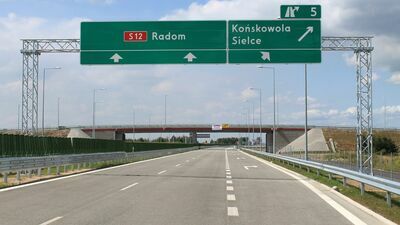 Obecnie gotowych jest zaledwie 87 z planowanych 300 km drogi ekspresowej nr 12. Kierowcy mogą korzystać z odcinka   łączącego Puławy, Lublin i Piaski