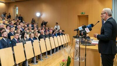 Inauguracja działalności Wydziału Medycznego KUL. Przy mównicy minister zdrowia Adam Niedzielski