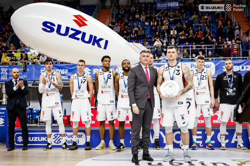 Polski Cukier Start Lublin zajął drugie miejsce w turnieju Suzuki Puchar Polski. Ten wynik to też zasługa trenera Artura Gronka (pierwszy z lewej)