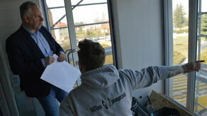 Dyrektor Robert Lis i Daniel Wertejuk